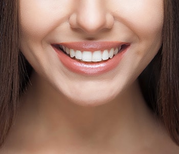 Teeth whitening as a cosmetic dentistry service